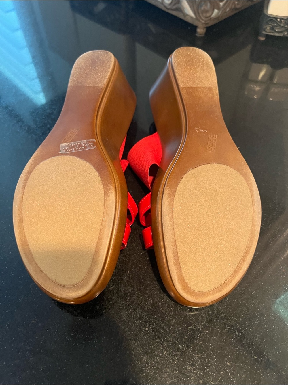 Red Women's Slide Sandals - Stylish Summer Comfort - Picture 3 of 4